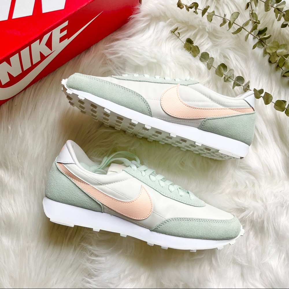 Nike Daybreak Classic Sneaker Shoes PRICE FIRM - Picture 9 of 13